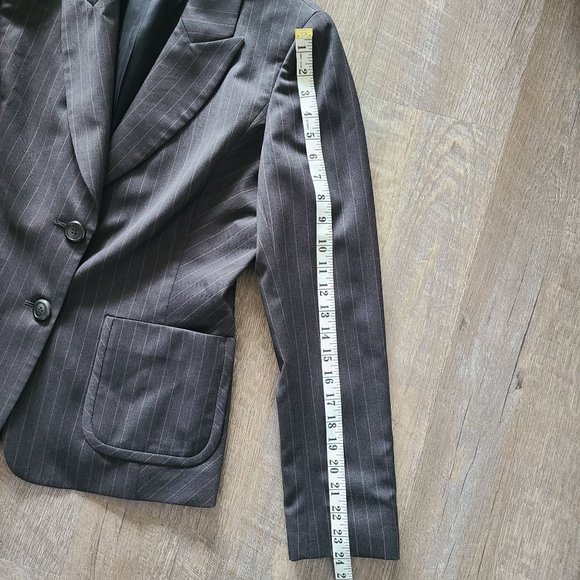 Dana Buchman Women's Size 8 Dark Grey Pinstripe 100% Wool 2-Button Blazer - Picture 11 of 12